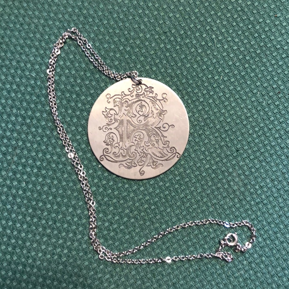Pewter “R” initial necklace - Picture 2 of 6